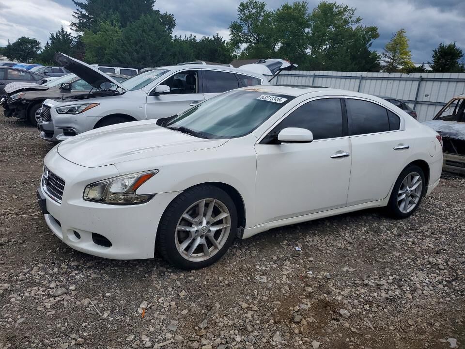 2010 NISSAN Maxima