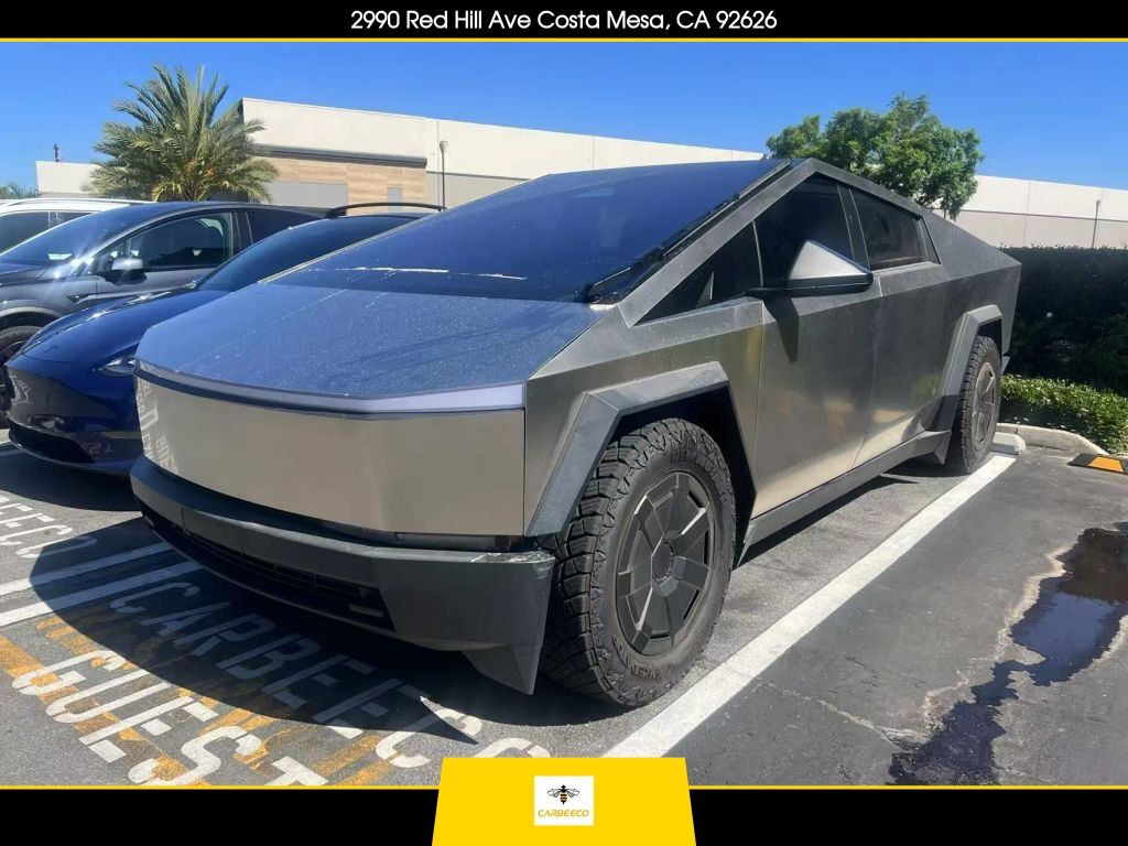 2025 TESLA Cybertruck