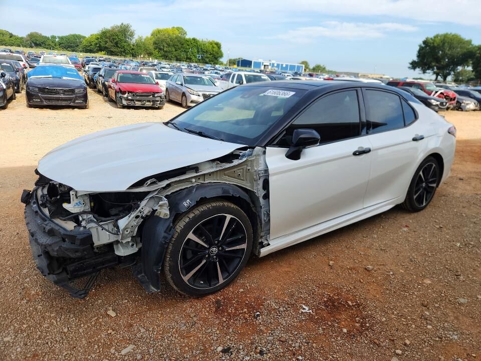 2018 TOYOTA Camry