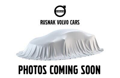 2023 VOLVO XC40