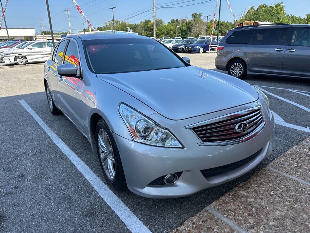 2013 INFINITI G37