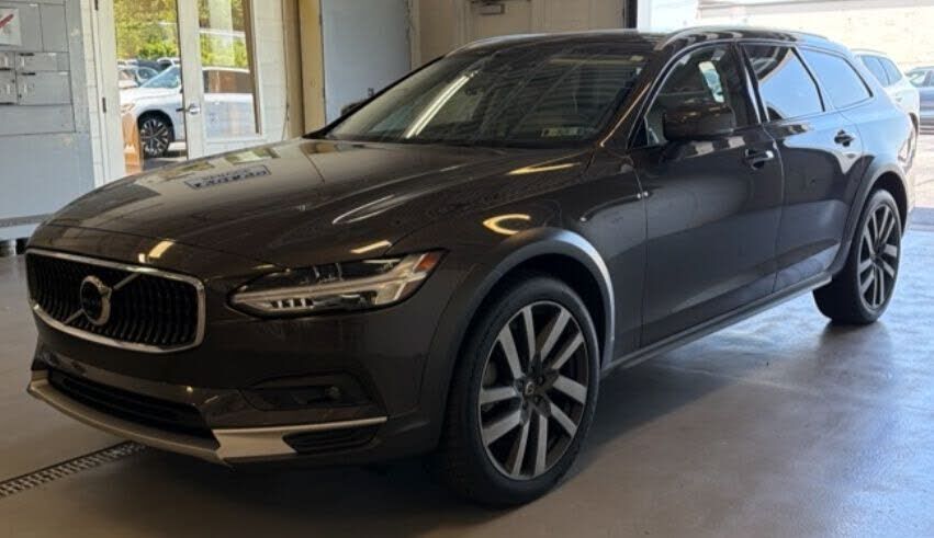 2022 VOLVO V90CC