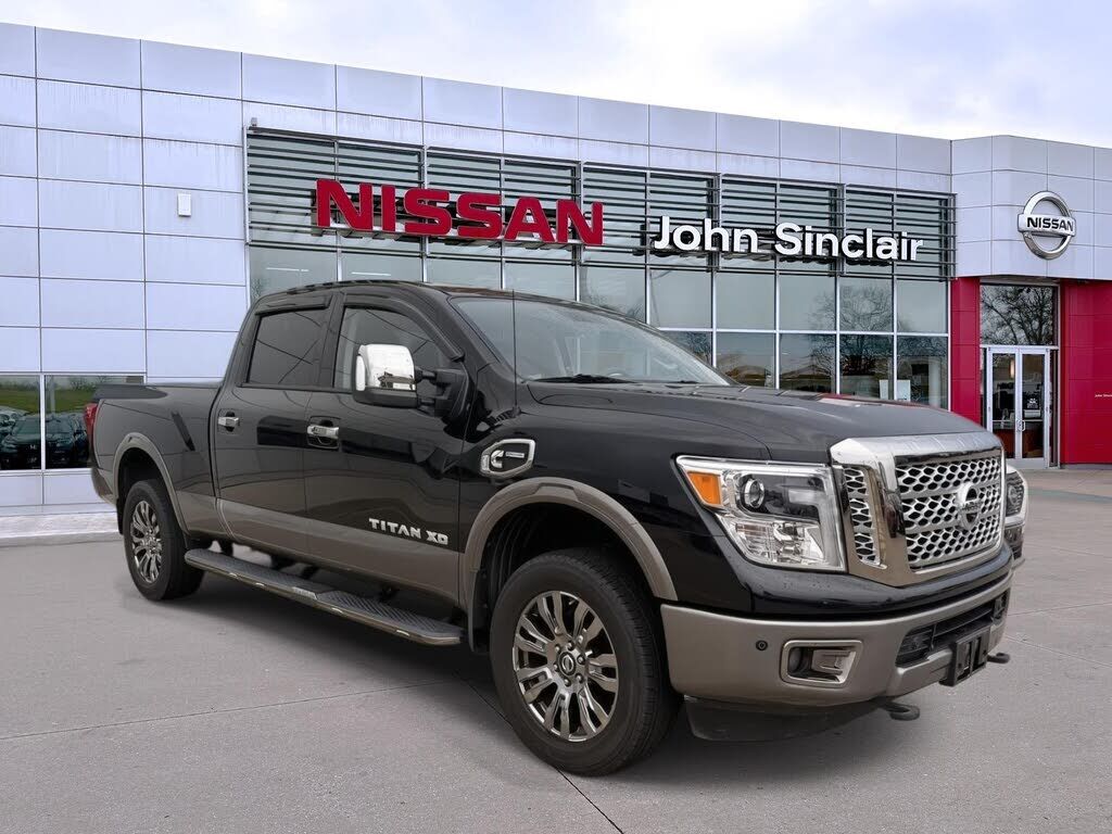 2017 NISSAN Titan