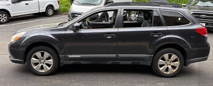 2011 SUBARU Outback