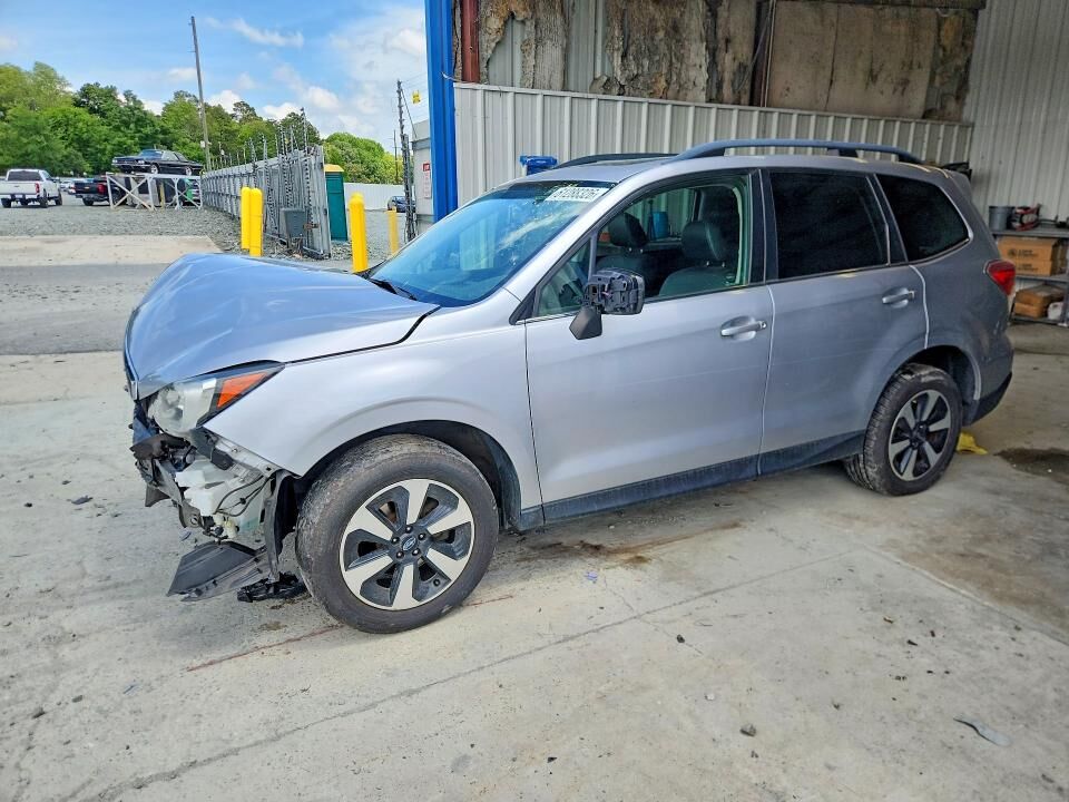 2018 SUBARU Forester