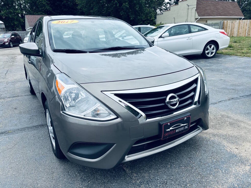 2017 NISSAN Versa