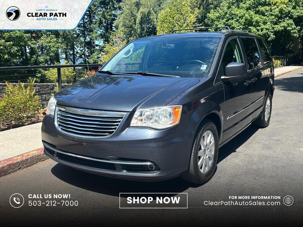 2014 CHRYSLER Town and Country