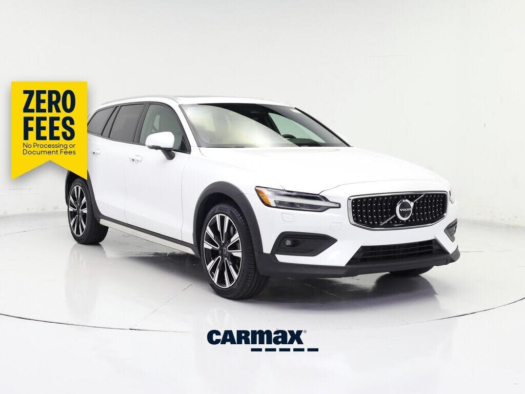 2024 VOLVO V60CC