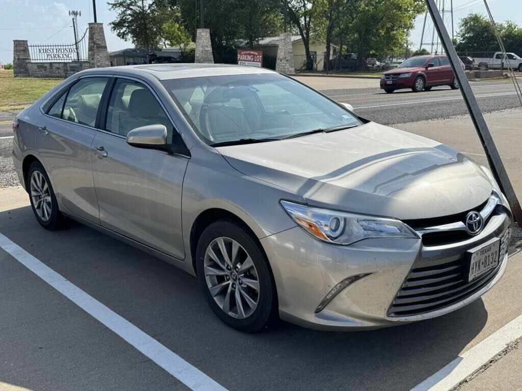 2017 TOYOTA Camry