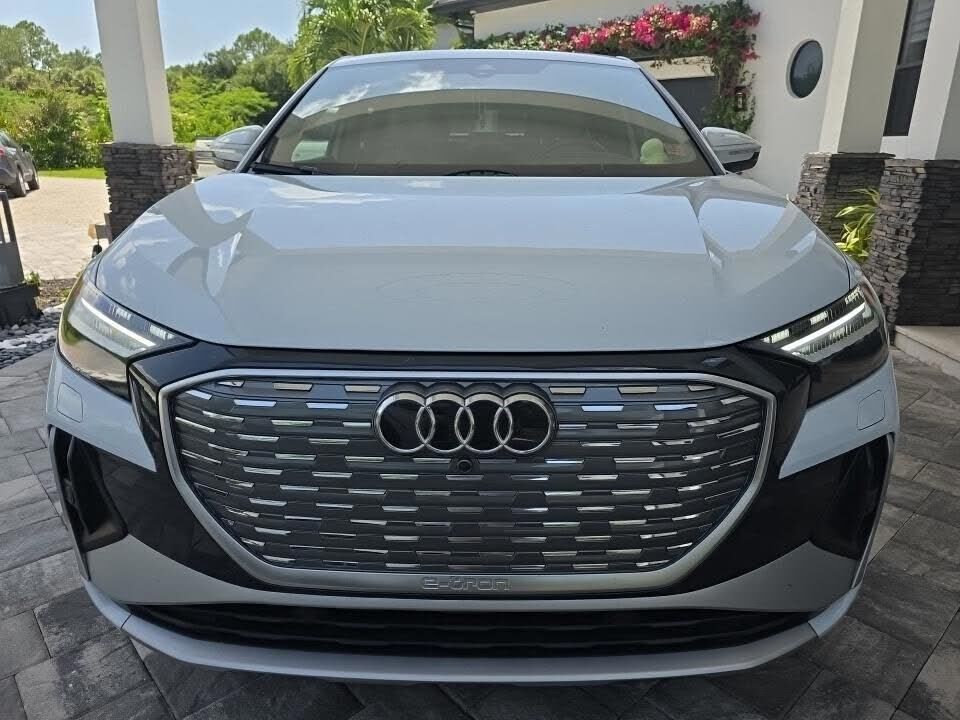 2023 AUDI Q4