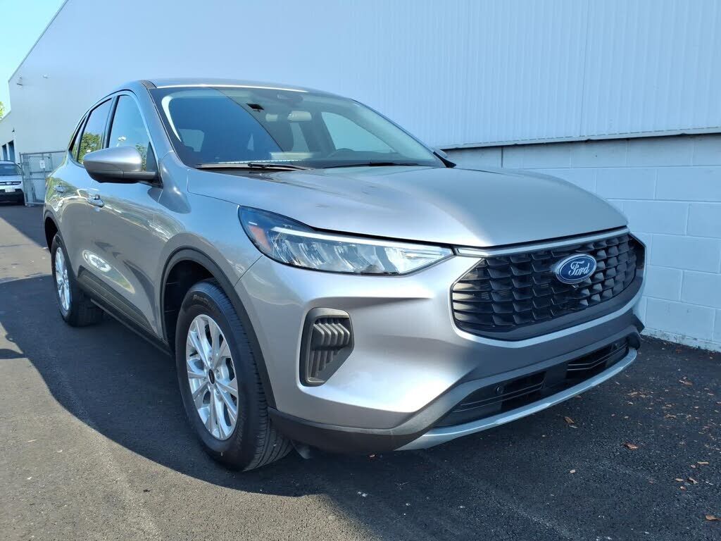 2024 FORD Escape