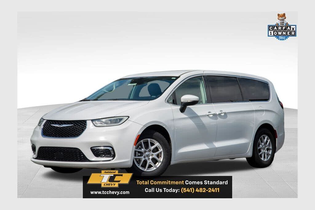 2023 CHRYSLER Pacifica
