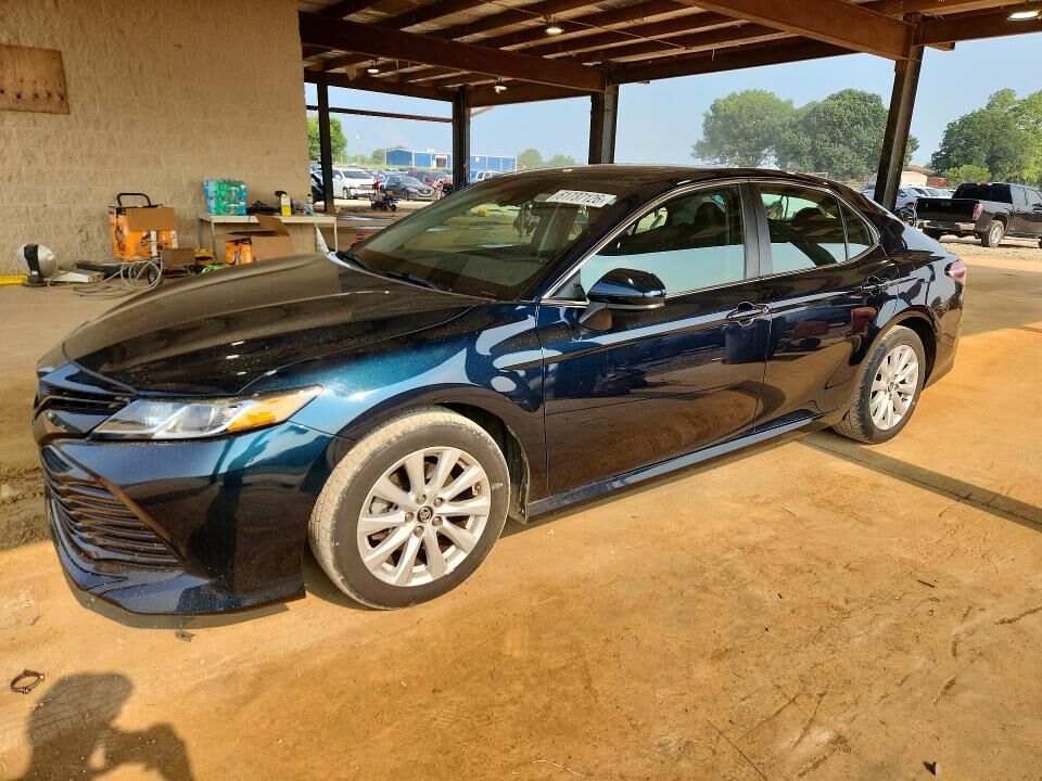 2018 TOYOTA Camry