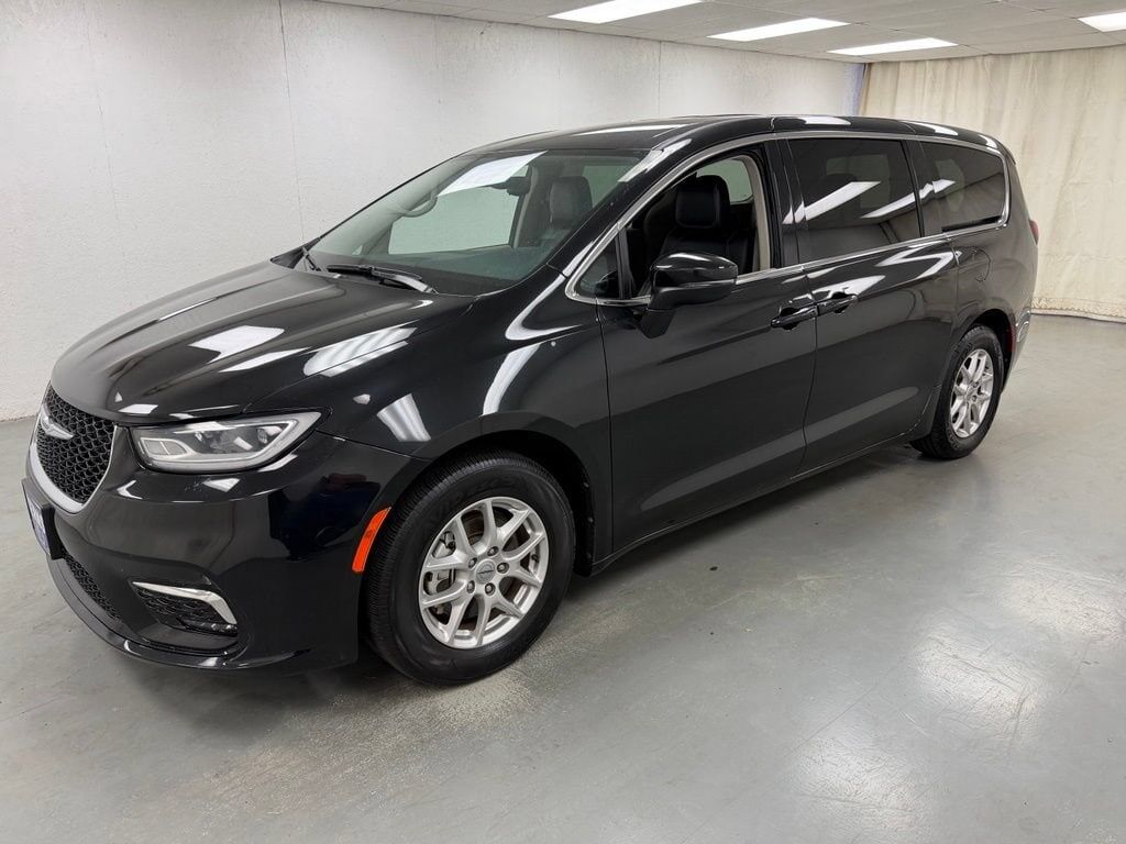 2023 CHRYSLER Pacifica