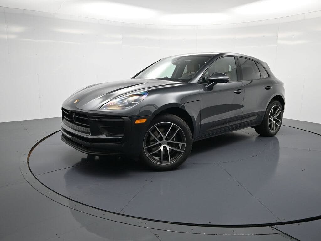 2026 PORSCHE Macan
