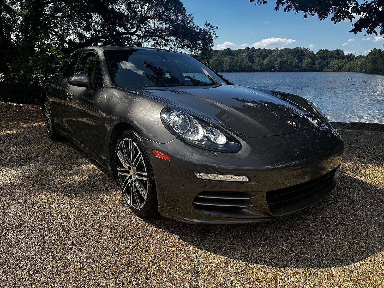 2016 PORSCHE Panamera