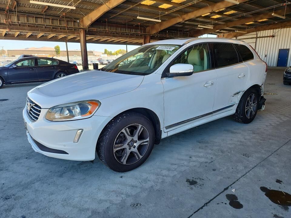 2015 VOLVO XC60