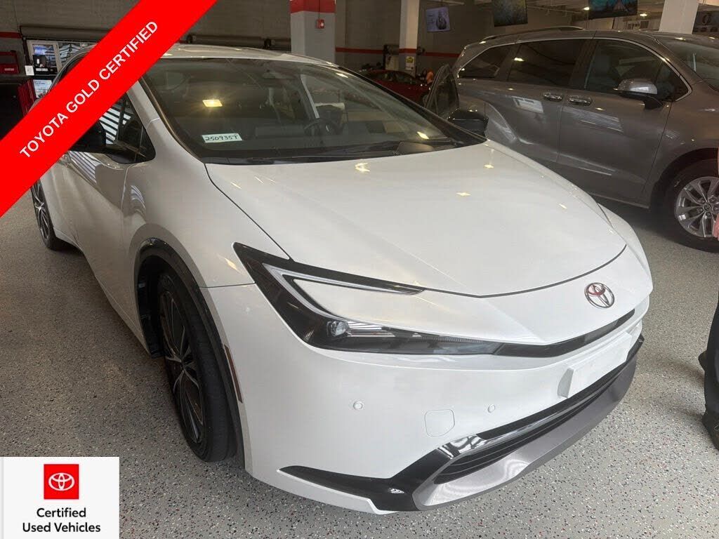 2025 TOYOTA PRIUS