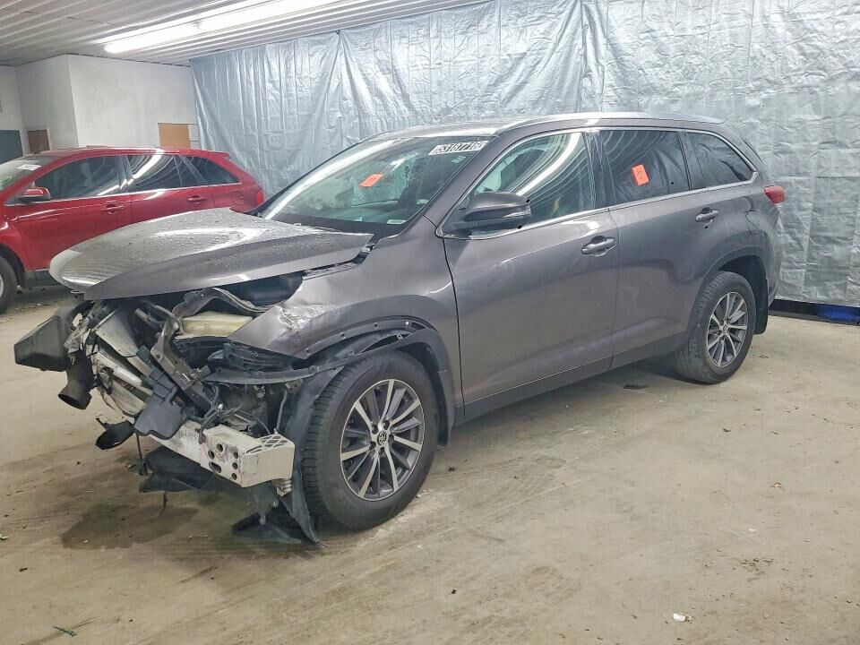 2019 TOYOTA Highlander