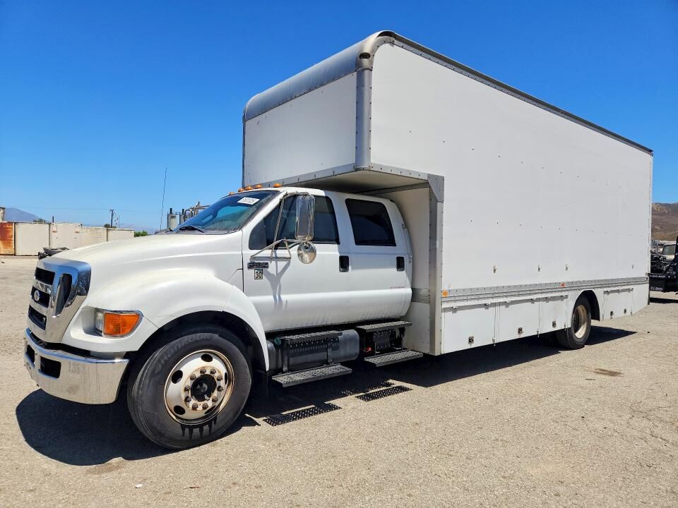 2013 FORD F-650