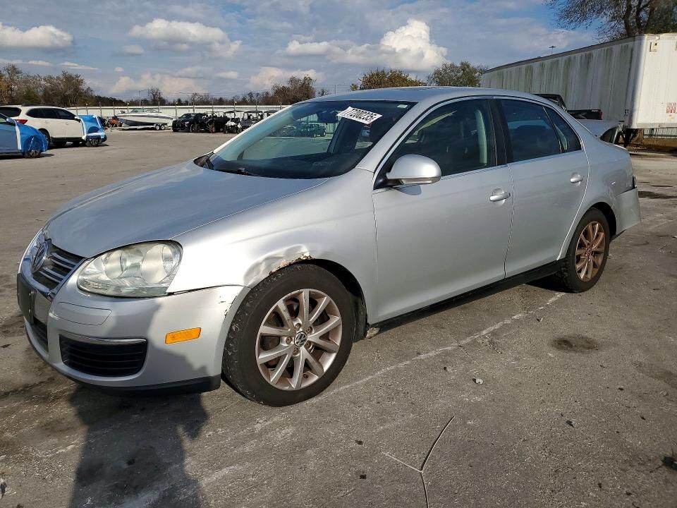 2010 VOLKSWAGEN Jetta