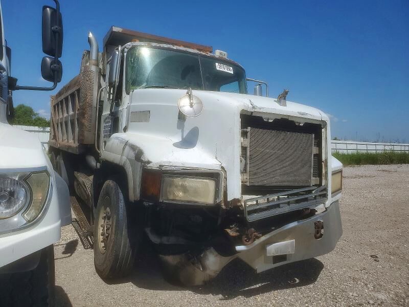 2001 MACK CH
