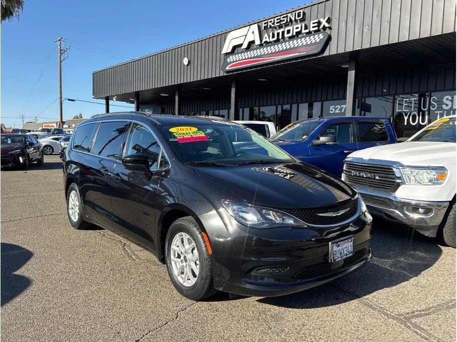 2021 CHRYSLER Voyager