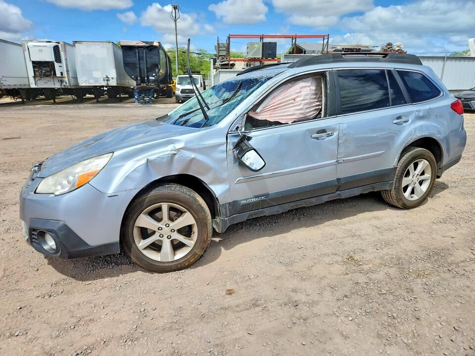 2013 SUBARU Outback
