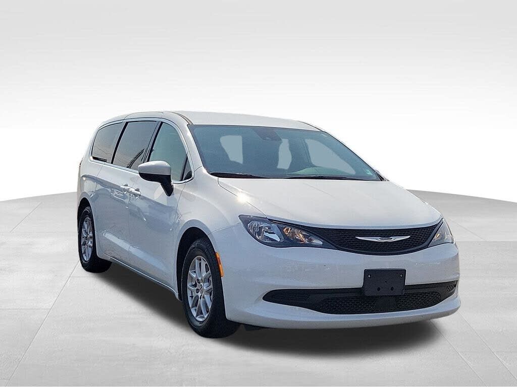 2023 CHRYSLER Voyager