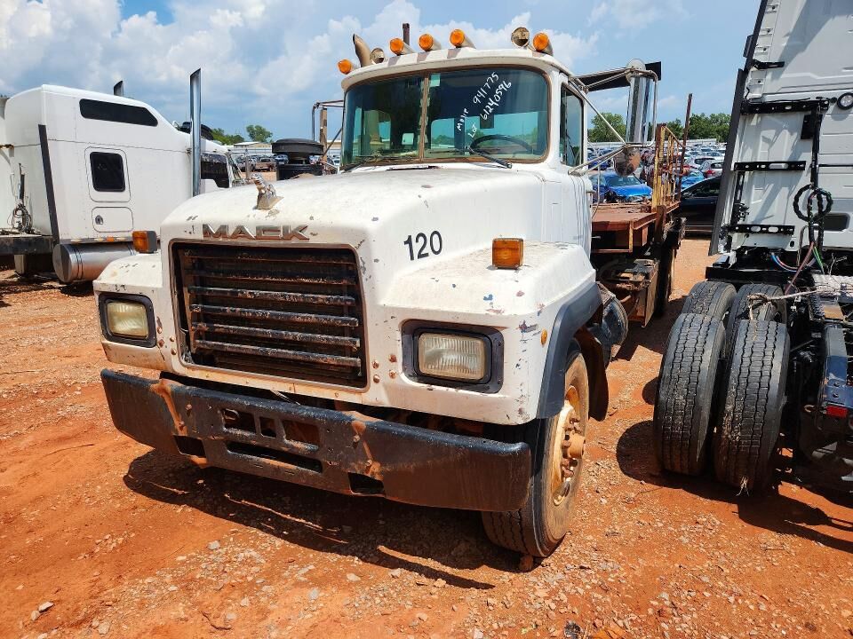 2000 MACK RD