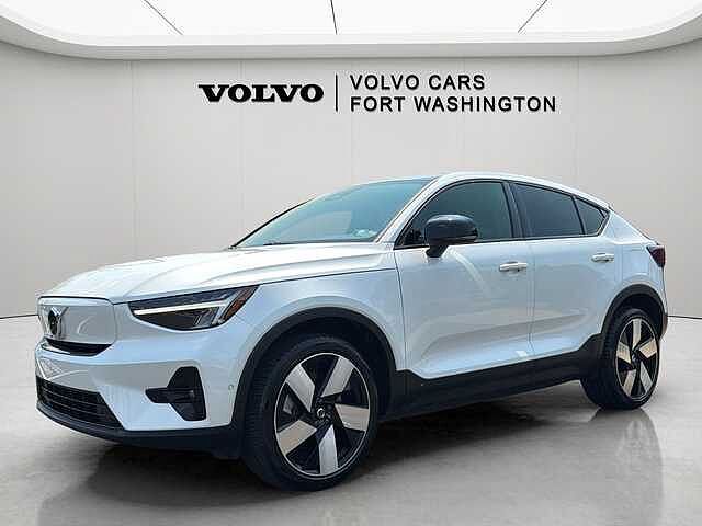 2024 VOLVO C40
