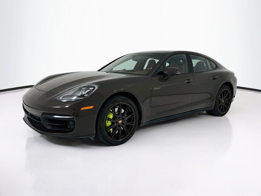 2023 PORSCHE Panamera
