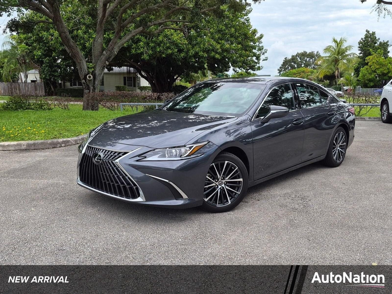 2025 LEXUS ES