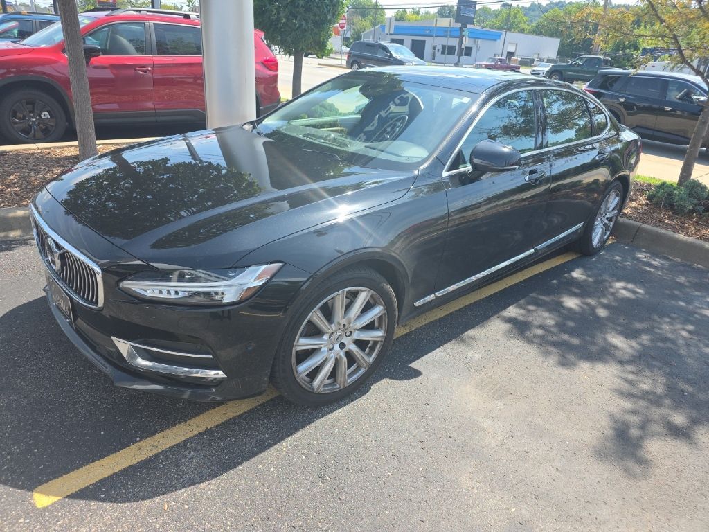 2018 VOLVO S90