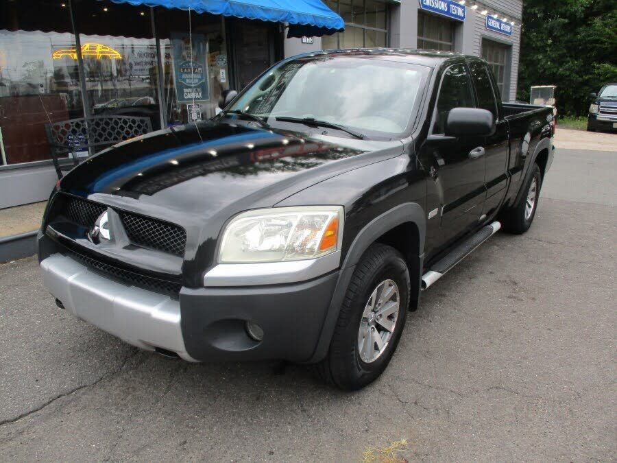 2006 MITSUBISHI Raider