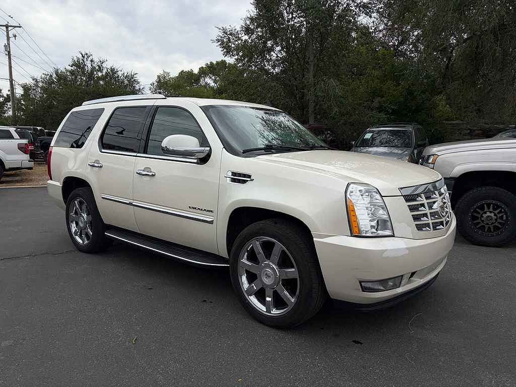 2010 CADILLAC Escalade