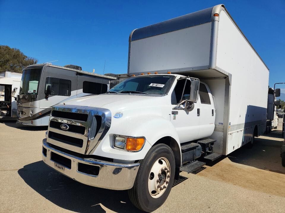 2013 FORD F-650