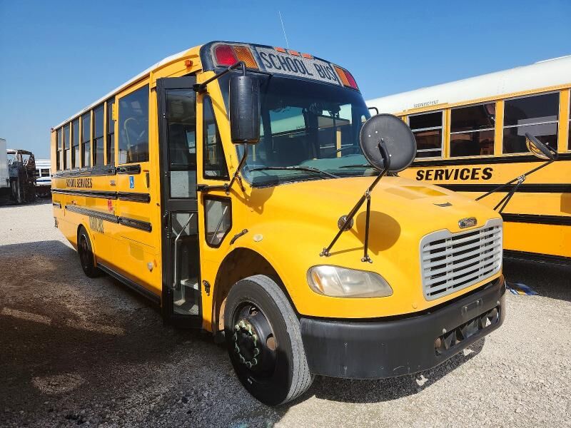 2010 FREIGHTLINER B2 Bus Chassis