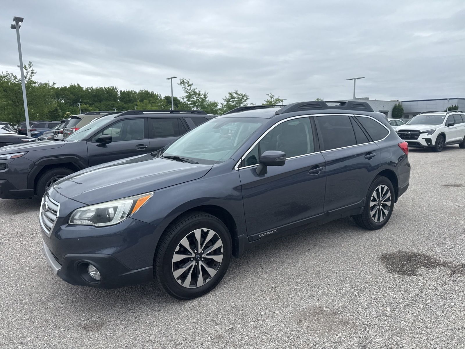 2017 SUBARU Outback