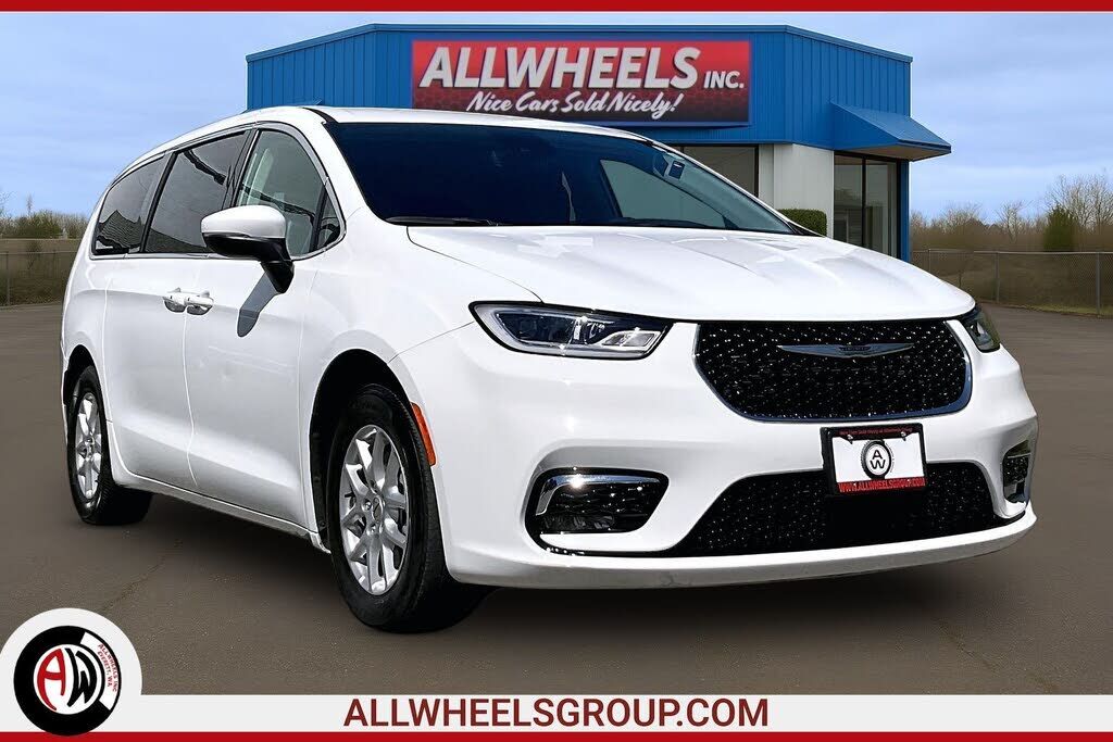 2023 CHRYSLER Pacifica