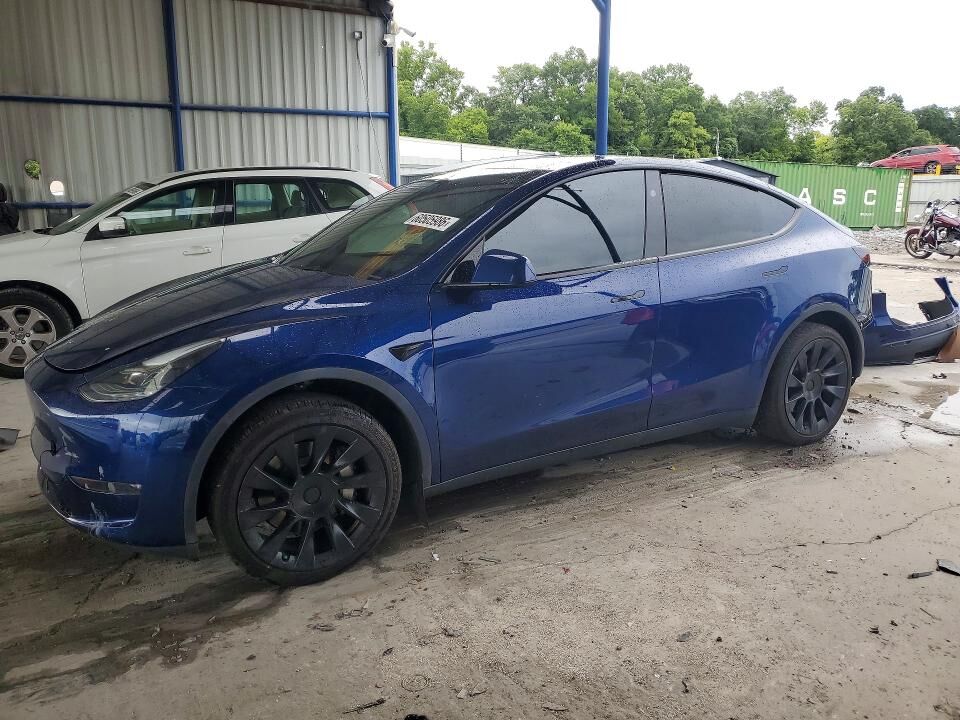 2024 TESLA Model Y