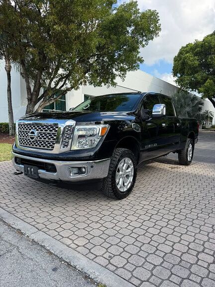 2017 NISSAN Titan