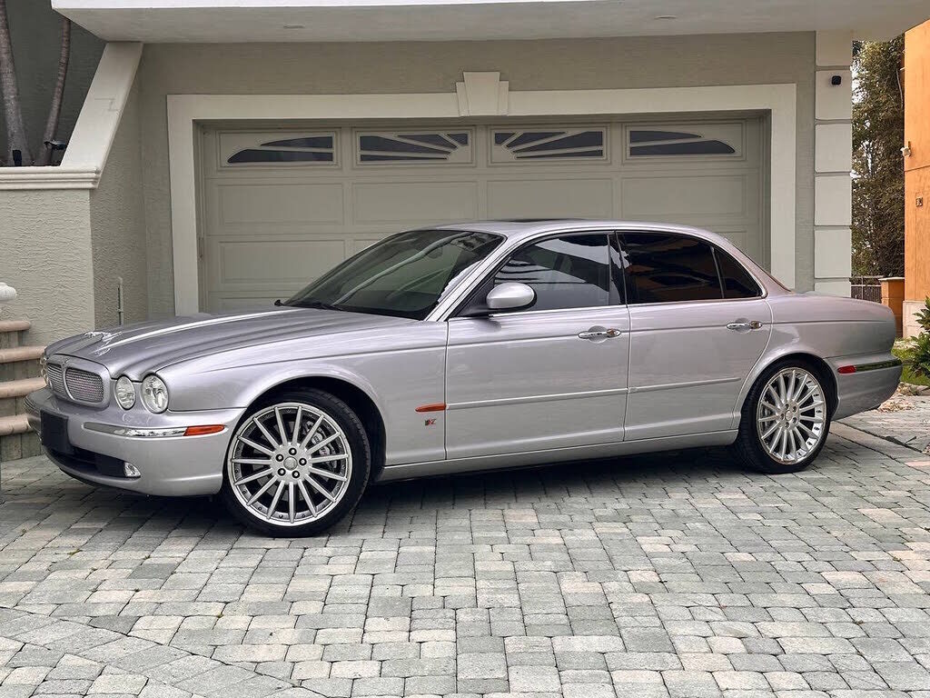2004 JAGUAR XJR
