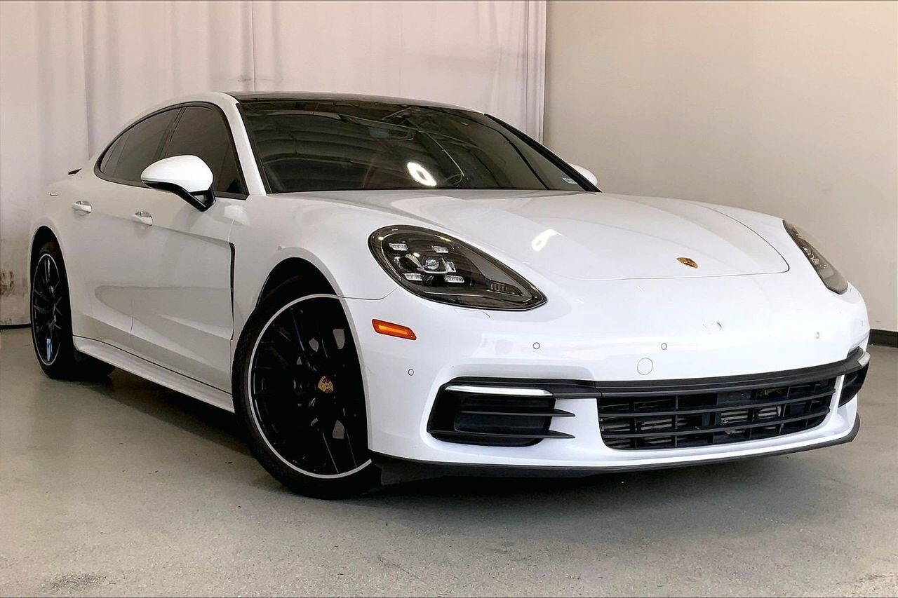 2018 PORSCHE Panamera