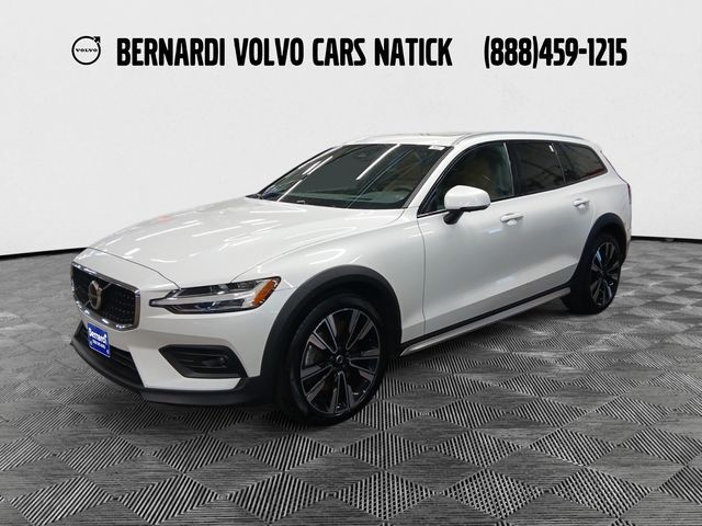 2024 VOLVO V60CC