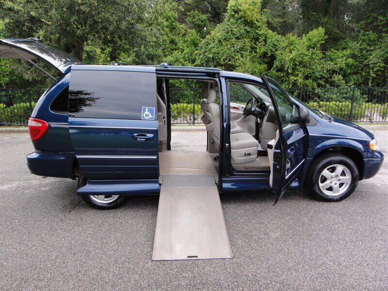 2007 CHRYSLER Town and Country
