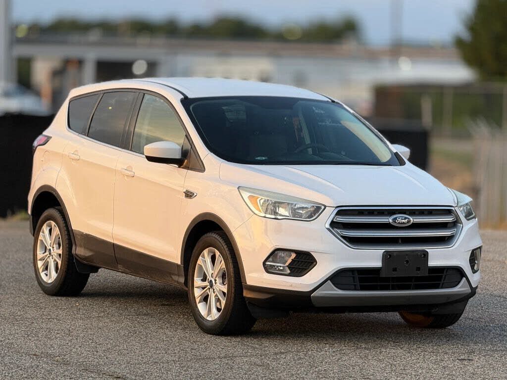 2017 FORD Escape