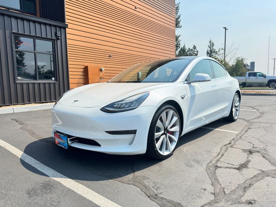 2018 TESLA Model 3