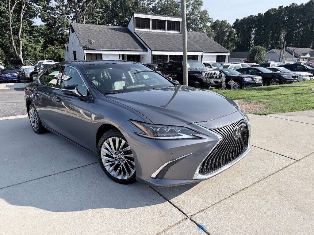 2019 LEXUS ES