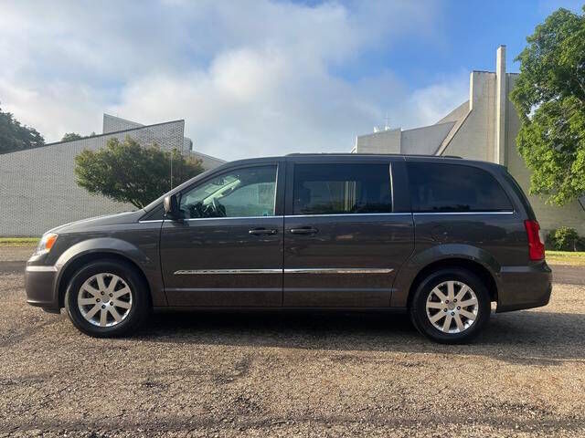 2016 CHRYSLER Town and Country
